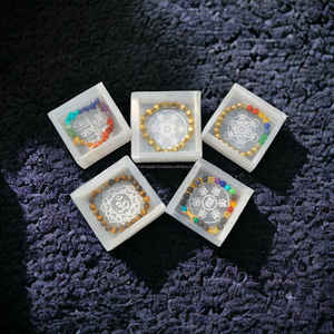 Caja de carga de selenita marroquí más vendida, artículos de piedras preciosas de cristal de alta calidad Natural, patrón de curación del corazón, tema de bola, Ágata - Product Image 4