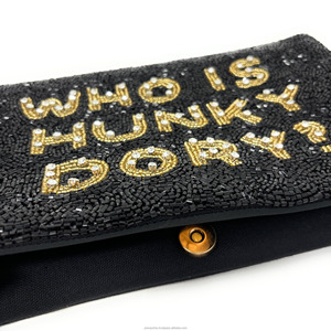 Sac de soirée de créateur avec motif de texte Hunky Dory broderie noire pochette perlée personnalisée de luxe élégante mode nuptiale mariage - Product Image 3