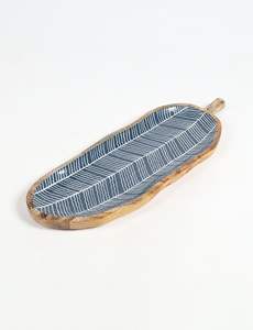 Bandeja de madera multiusos con acabado esmaltado para servir desayuno, almuerzo, cena y merienda de la tarde. - Product Image 2