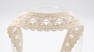 Elegante Encaje Floral Calado 100% Algodón para Decoración del Hogar, Prendas y Costura Decorativa - Product Image 1