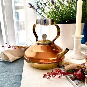 Bouilloire en cuivre pur fabriquée à la main en Inde, design moderne et luxueux, meilleure qualité, marque TQC, pour hôtel, maison, restaurant - Product Image 1