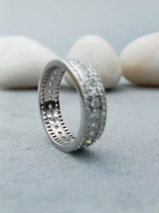Anillo de Eternidad Clásico de Oro Blanco Sólido de 14K con Diamante Cultivado en Laboratorio VVS Certificado por IGI, Corte Brillante, Regalo de Boda y Compromiso - Product Image 2