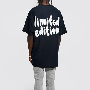 เสื้อยืดผู้ชายลำลองเนื้อผ้าดี พิมพ์ลายพัฟฟ์ตามสั่ง ทรงโอเวอร์ไซส์ ไหล่ตก - Product Image 1