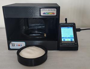 Analyseur de blancheur industriel de paillasse, modèle de laboratoire de qualité supérieure en quartz, base de données de calibration automatique, pour minéraux et poudres Sensegood - Product Image 1