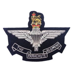 Écusson scolaire personnalisé pour uniformes et blazers, avec ailes brodées à la main, insignes d'épaule à ailes, à coudre et magnétiques - Product Image 5