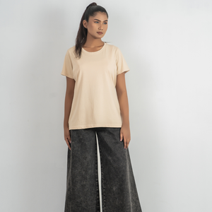 T-shirt streetwear haut de gamme pour femme – T-shirt minimaliste et élégant pour le quotidien – Haut tendance pour femme – Chemise urbaine pour femme - Product Image 5
