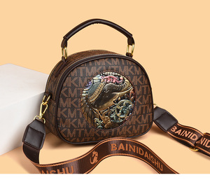 Sac bandoulière vintage en cuir PU gaufré, sac messager rond à motif floral éléphant pour le quotidien et les voyages - Product Image 2