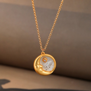 Parure de bijoux vintage Soleil et Lune, couleur or, collier pendentif croissant de lune et boucles d'oreilles assorties, bijoux célestes pour femme - Product Image 3