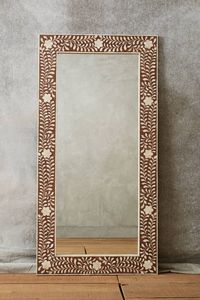 Marco de espejo con incrustaciones de hueso, espejo de pared de lujo hecho a mano con detalles intrincados para hogares modernos - Product Image 1
