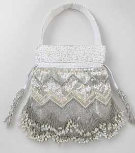 Bolso Potli de Diseño con Flecos Hechos a Mano en Rojo Escarlata y Plateado, con Cadenas, para Fiestas Nocturnas - Product Image 4