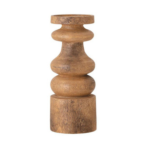 Portavelas de madera de mango torneada con diseño geométrico acanalado único, perfecto para una decoración cálida del hogar. - Product Image 2