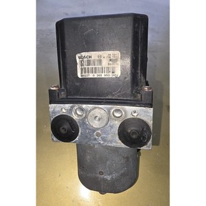 Module ABS DSC Bosch d'occasion pour BMW E39 E38, compatible avec les pièces automobiles Bosch 0 265 950 QQ2. - Product Image 1