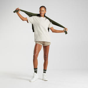 เสื้อยืดคอตตอนทรงโอเวอร์ไซส์ แขนสั้น แบบวินเทจ ดีไซน์ไหล่ตก ทรงบ็อกซี่  ไม่มีลาย  คอกลม  สตรีทแวร์ รับทำโลโก้ OEM ตามสั่ง - Product Image 4