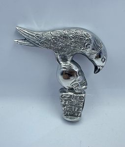 Bastón Antiguo Gótico con Empuñadura de Cuervo y Calavera Tallada en Madera, Mango de Aluminio - Product Image 5