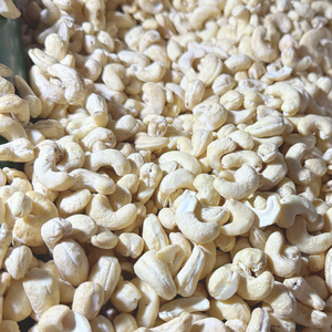 Trusted Factory Cashew <b>Nuts</b> Wholesale W180 Organic Cashew <b>Nuts</b> Wholesale Santigo Cashew Vietnam Customized Packing - Product Image 1