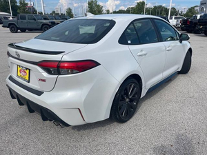 โตโยต้า โคโรลล่า XSE Apex Hatchback ปี 2023 เครื่องยนต์ไฟฟ้า 4 ลิตร เกียร์อัตโนมัติ/ธรรมดา เบาะหนัง ล้อแม็ก R17/R16 สีเข้ม/สีอ่อน รถมือสอง - Product Image 3
