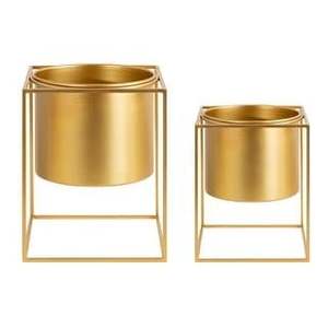 Maceta Dorada de Metal Única para Uso en el Hogar y Jardín, Regalo Ecológico con Diseño Moderno y Valor Decorativo y Funcional - Product Image 3