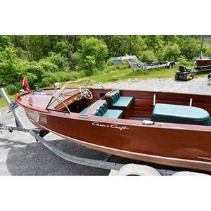 Bateau de plaisance classique en bois Chris Craft U22 Sportsman, construit sur mesure, moteur in-bord, utilitaire, sportif et de loisirs. - Product Image 3