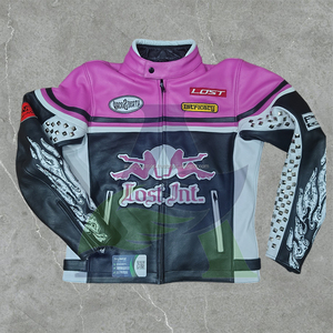 Chaqueta de cuero unisex negra con tachuelas, estilo motero, para carreras, con remaches, estilo rock, con capucha, cierre de cremallera, para invierno - Product Image 1
