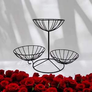 Panier à fruits minimaliste en métal avec structure robuste, idéal pour organiser les fruits et légumes sur le comptoir de cuisine - Product Image 6