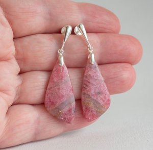 Pendientes de Rodonita en Plata de Ley, Joyería Artesanal con Piedra Rosa Natural, Venta al Por Mayor - Product Image 3