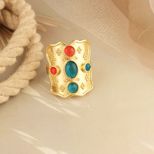 Anillo moderno estilo boho de banda ancha con piedras de jade y apatita roja, chapado en oro sobre latón, joyería unisex llamativa para mujeres y hombres, anillo de regalo. - Product Image 4