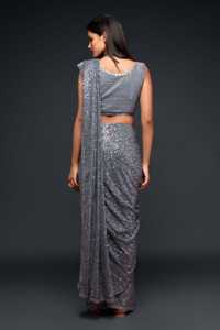 Sari de Lujo Gris Plateado con Lentejuelas, Sari de Georgette con Trabajo Metálico de Lentejuelas Pesadas, Sari de Diseñador para Bodas Indias y Fiestas - Product Image 2
