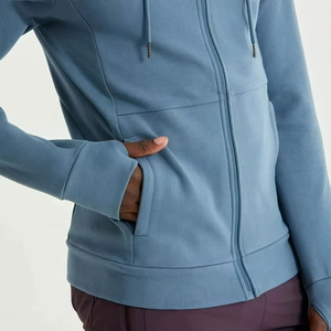 เสื้อแจ็คเก็ตวิ่งออกกำลังกายผ้าฟลีซสีพื้นแบบสลิมฟิตสำหรับผู้ชาย มีซิปและกระเป๋า พร้อมลายพิมพ์ดิจิทัล ขายส่ง - Product Image 3