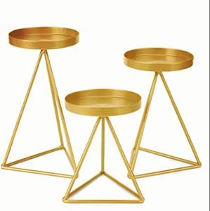 Ensemble de supports à bougies en métal doré de luxe, base géométrique triangulaire, décoration de table, centre de table de mariage, support pour bougies - Product Image 1
