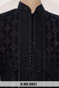 Sherwani Indo-Occidental en Velours Noir Premium pour Garçons, Tenue de Cérémonie Royale, Broderie Détaillée, Travail de Paillettes, Réversible, Spécial - Product Image 3