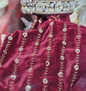 Turban de marié en velours bordeaux royal, brodé, style indien, pré-noué, Safa pour marié, couvre-chef ethnique traditionnel, vente en gros - Product Image 5