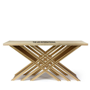 โต๊ะคอนโซลหรูหราทำมือ รูปทรงแปลกตา ดีไซน์ทันสมัยจากอะลูมิเนียมหล่อสีทอง พร้อมท็อปหินอ่อน สำหรับงานแต่งงาน - Product Image 4