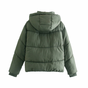 Chaqueta acolchada con capucha para mujer, abrigo corto grueso y cálido para invierno con cremallera y cordón ajustable - Product Image 6