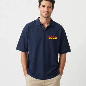 เสื้อโปโลผู้ชายสีกรมท่า แขนสั้น ผ้าฝ้ายอ๊อกซ์ฟอร์ด พิมพ์ลายโลโก้ด้านหน้า สวมใส่สบาย ระบายอากาศได้ดี ดีไซน์ทอแบบลำลอง ทรงปกติ - Product Image 4