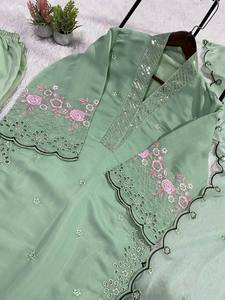 Conjunto TENNECY de Top Bordado con Lentejuelas y Pantalones PLAZZO con Dupatta de MAL CHANDERI, Reversible, Antiarrugas y Elástico - Product Image 5
