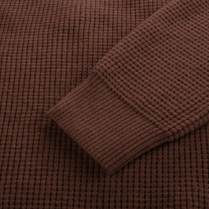 Prix d'usine – Pull Henley gaufré à manches raglan marron personnalisé pour hommes – Tricot de haute qualité en gros OEM ODM - Product Image 5