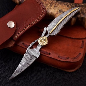 Cuchillo plegable utilitario hecho a mano de acero de Damasco con punta recta, personalizable, con mango de acero de Damasco y latón. - Product Image 4