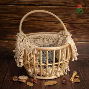 Panier bébé rustique en rotin avec doublure en dentelle, ensemble de rangement écologique pour enfants. Accessoire pour la photographie de nouveau-nés. - Product Image 4