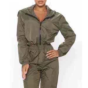 Ensemble de survêtement personnalisé 2 pièces coupe-vent léger avec sweat à capuche court zippé et pantalon de jogging - Product Image 1