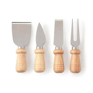 Juego de cuchillos para queso de metal elegante y de calidad garantizada que transforma la presentación de queso ordinario en una experiencia gourmet. - Product Image 5