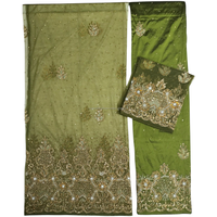 Robe en soie africaine noire élégante avec broderie et foulard, un chef-d'œuvre de luxe respirant pour les mariages féminins toutes saisons
