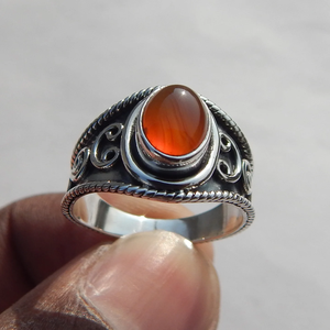 Elegante y Hermoso Anillo de Cornalina en Plata de Ley 925, Joyería de Diseño - Product Image 1