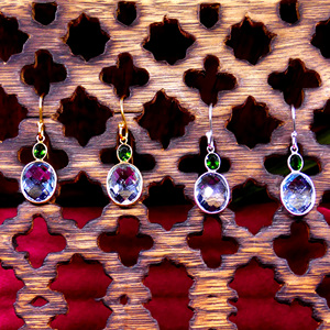 Boucles d'oreilles pendantes classiques pour femmes, plaquées argent, avec topaze bleue et pierres précieuses vertes serties en clos, bijoux de soirée - Product Image 5