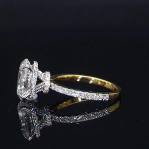 แหวนหมั้นเพชรทรงรี 2 กะรัต เพาะเลี้ยงในห้องปฏิบัติการ ทองคำขาว 14K ประดับเพชรรอบด้าน สำหรับงานแต่งงาน ได้รับการรับรองจาก IGI สำหรับผู้หญิง - Product Image 2