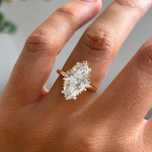 Bague de fiançailles en diamant marquise 3 carats avec couronne étoilée - Product Image 4