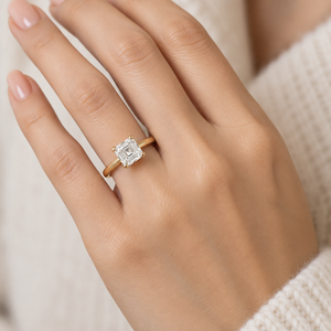 Bague solitaire classique en or jaune 14 carats avec diamant de laboratoire certifié IGI, taille Asscher 4.0 CTS, style Cathédrale, pour fiançailles, personnalisable OEM - Product Image 3
