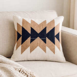 Funda de Almohada Boho Kilim con Patrón Tribal Chevron para Decoración del Hogar de Estilo Escandinavo y Moderno Orgánico - Product Image 5