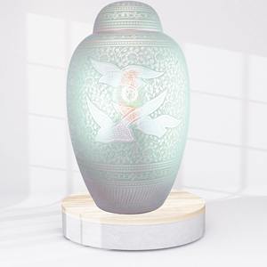 Urne funéraire haut de gamme en laiton de qualité supérieure, entièrement gravée avec des oiseaux en vol et un motif floral en bleu-vert. - Product Image 2