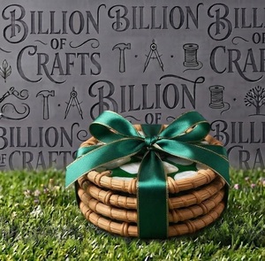 Oferta Especial: Salvamanteles de Ratán Natural Hechos a Mano con Incrustaciones de Concha de Nácar y Yute Tejido - Product Image 5