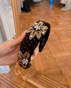 Diadema de Pelo con Cuentas Bordadas de Primera Calidad para Mujer, Accesorio para el Cabello Hecho a Mano y Elegante para Uso Diario y de Fiesta - Product Image 4